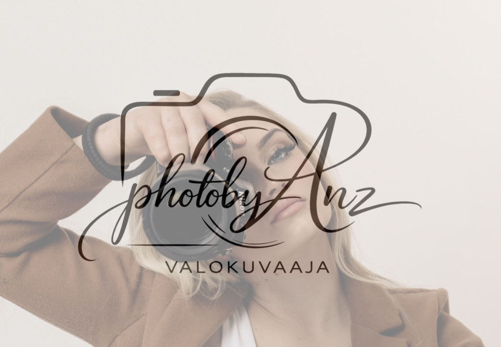 Valokuvaaja Anzeelika ja PhotobyAnz -logo.